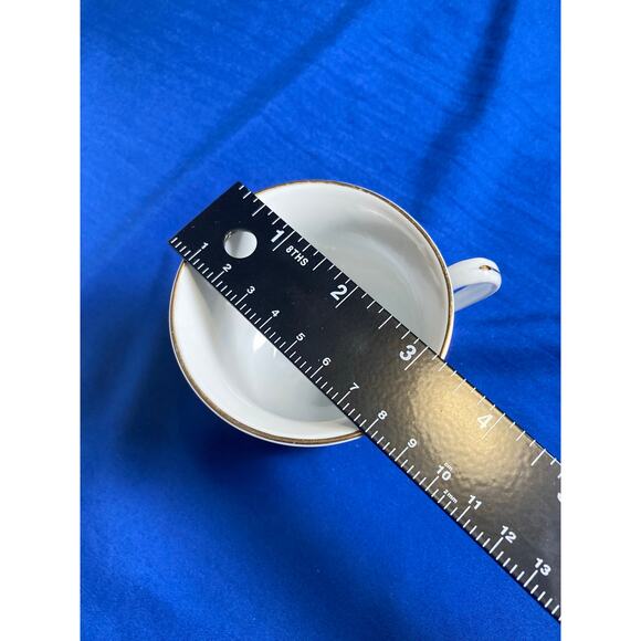 Poinsettia and Ribbons 12 Piece Tea/ Coffee Cups w/ Storage Case White Red Green - Picture 7 of 7